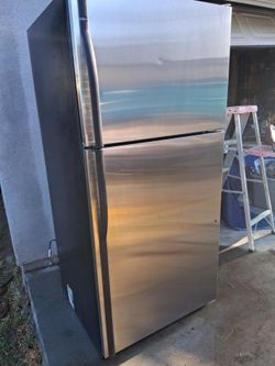 Kenmore Stainless fridge