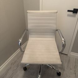 White Modern Office Chair – Chrome Frame