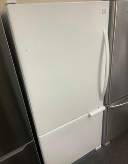 Kenmore Bottom Freezer Refrigerator, White, Gently Used