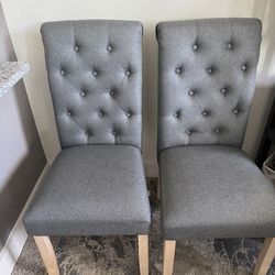 Dining room chairs x2