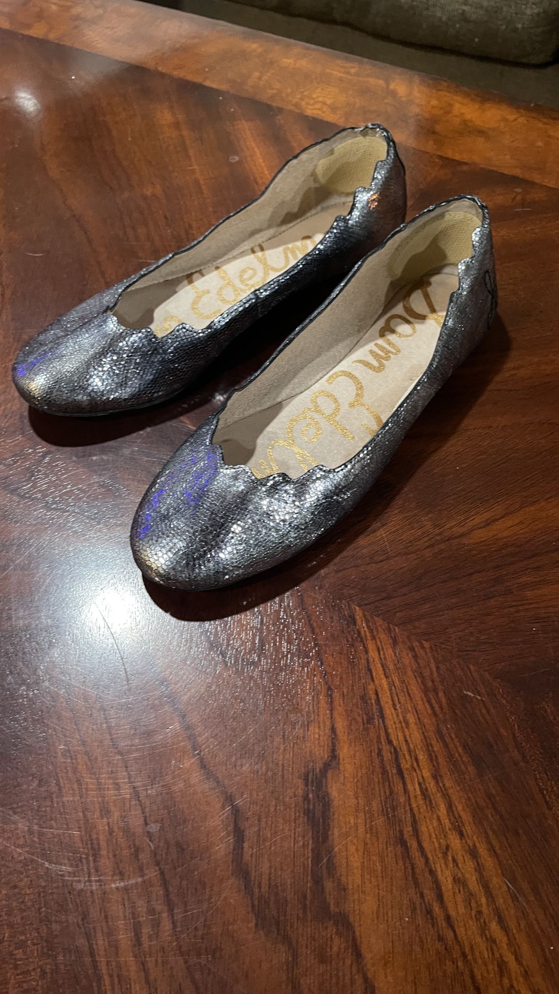 Sam Edelman Finnegan Scallop Pewter Ballet Flats Embroidered Logo Women's Size 6.5