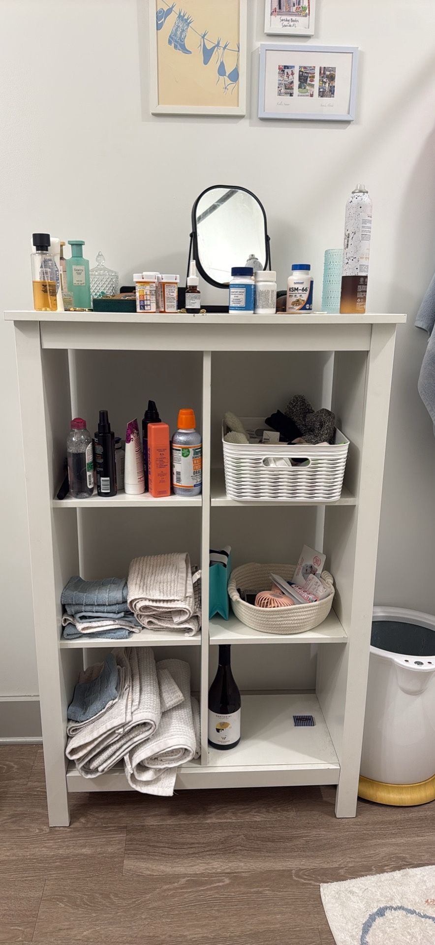 White Shelves