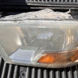 2009 - 2012 Dodge Ram 1500 Driver Left LH Headlight OEM