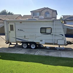 18ft Travel Trailer 