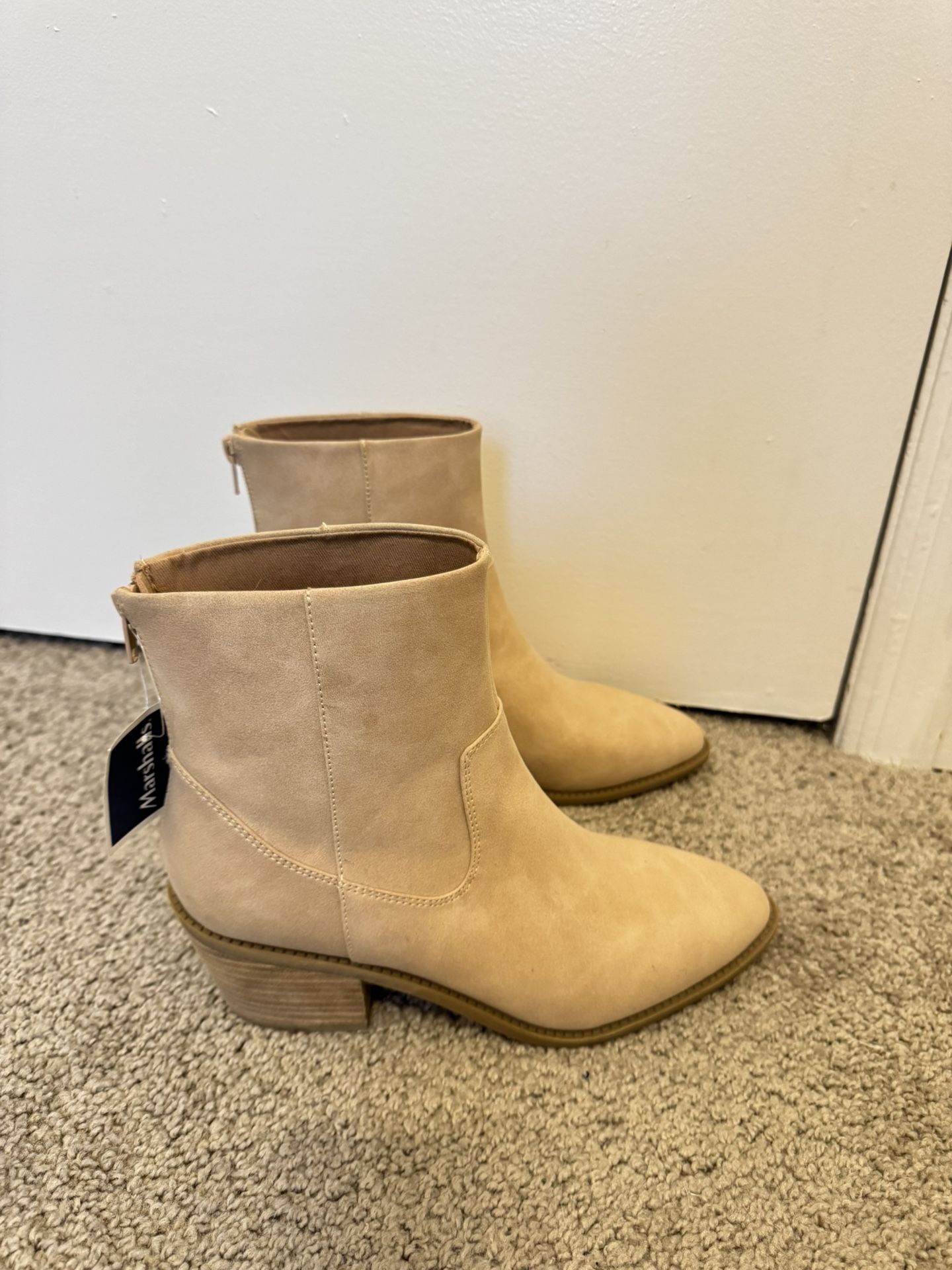 DV Dolce Vita Women's Oliviana Ankle Boot Size 7