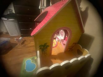 Barbie doll house