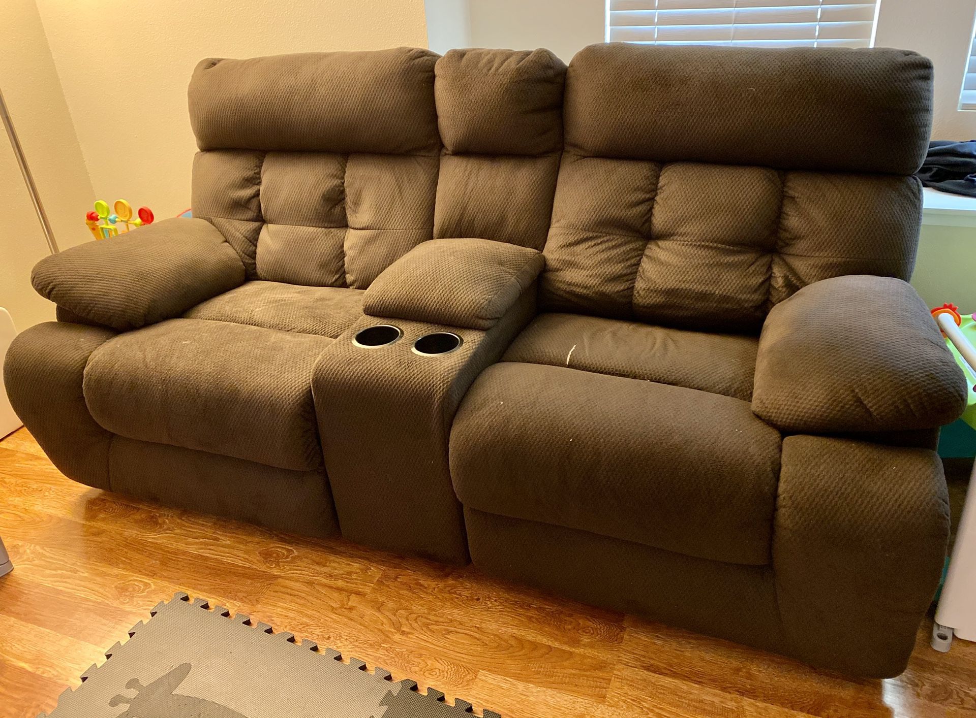 Power Reclining Sofa with Center Console
