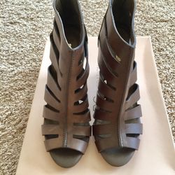 BCBG High Quality Leather Sandals - New In A Box - Size 7