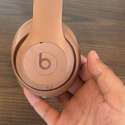 Beats Studio Pro Kim K