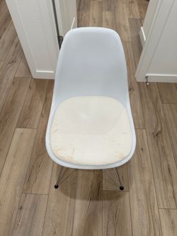 White Mid-Century Modern Eiffel Chair