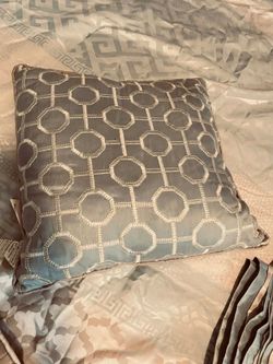 King Madison Park Luxury Comforter