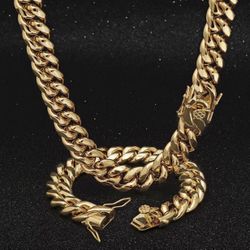New 18k Yellow Gold Cuban Link Chain And Bracelet 
