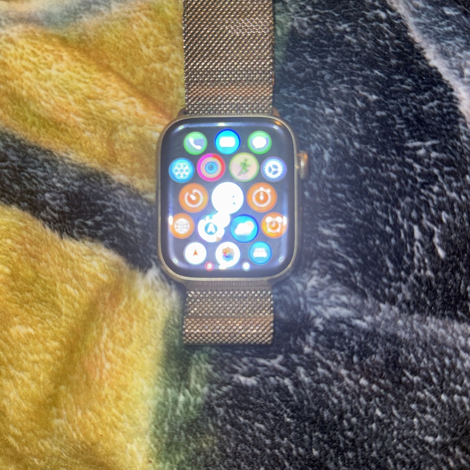 Apple Watch 7 45mm GPS + Cellular
