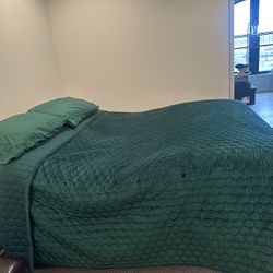 Queen Bed w/ Queen Adjustable Base 