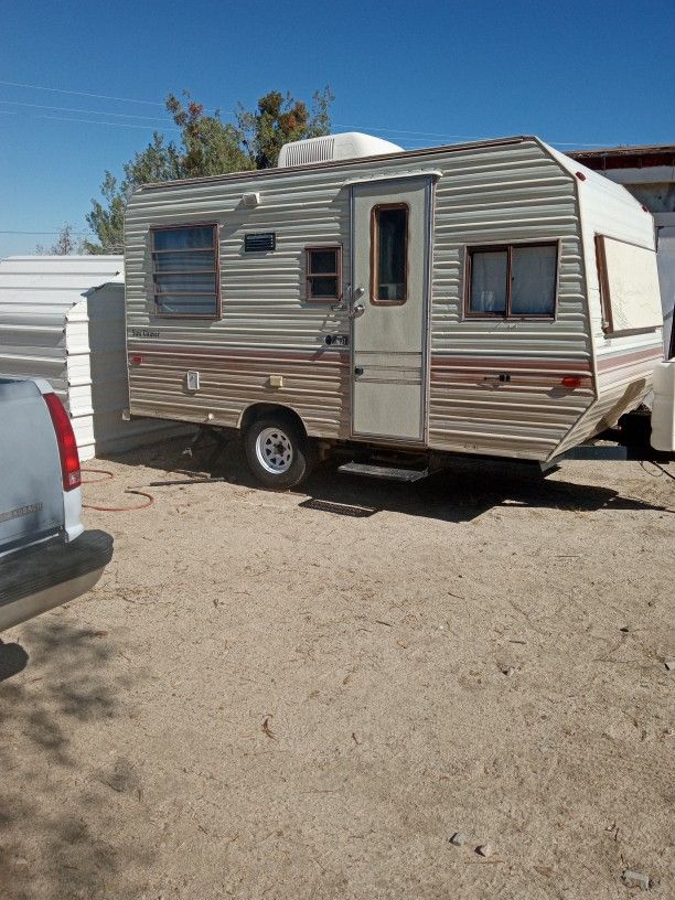  Travel Trailer 