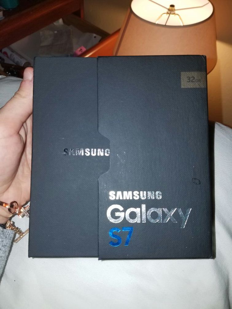 SAMSUNG GALAXY S7 300$