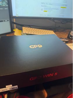 🔥 GPD WIN 5 Handheld Gaming PC – 32GB RAM / 2TB SSD / Complete in Box 🔥