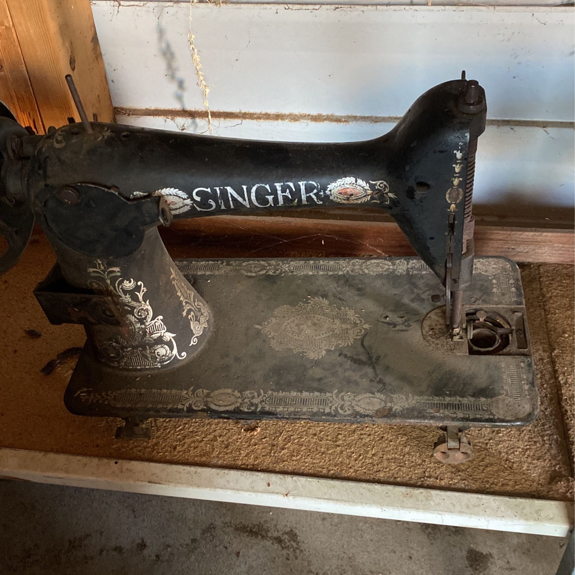  Antique  Singer Sewing Machine 