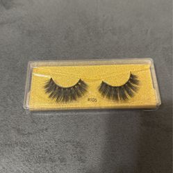 False Lashes #105