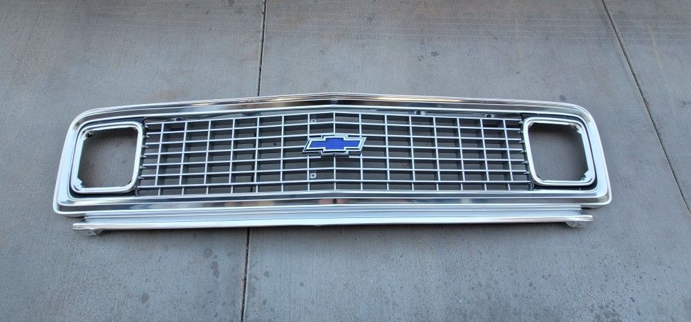 71-72 C10 Grille
