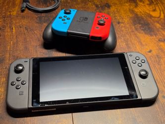 Nintendo Switch + Super Smash Brothers Ultimate combo *USED*