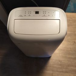 Toshiba 10,000 BTU (7,000 B TO DOE) 115v Portable Air Conditioner 