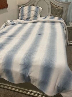 Queen Comforter 
