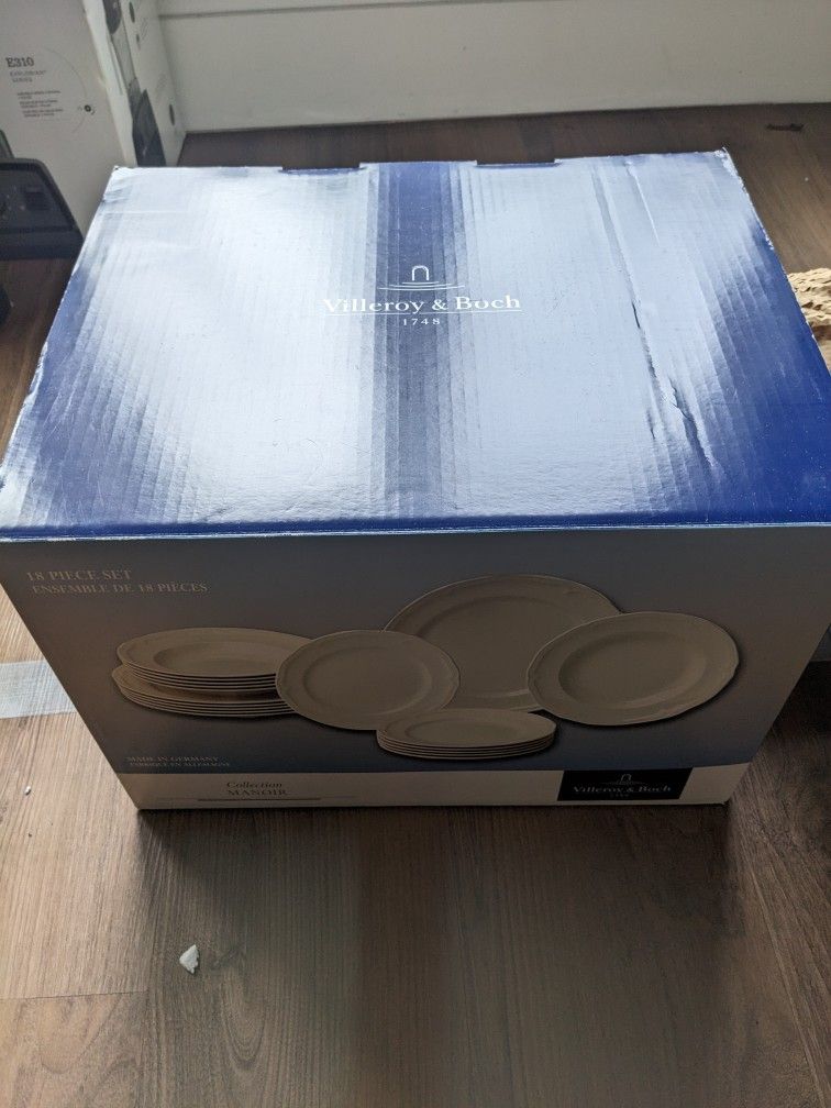 Villeroy and Boch Dinnerware Set (26 pieces)