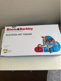 Boots and Barkley elevated pet feeder