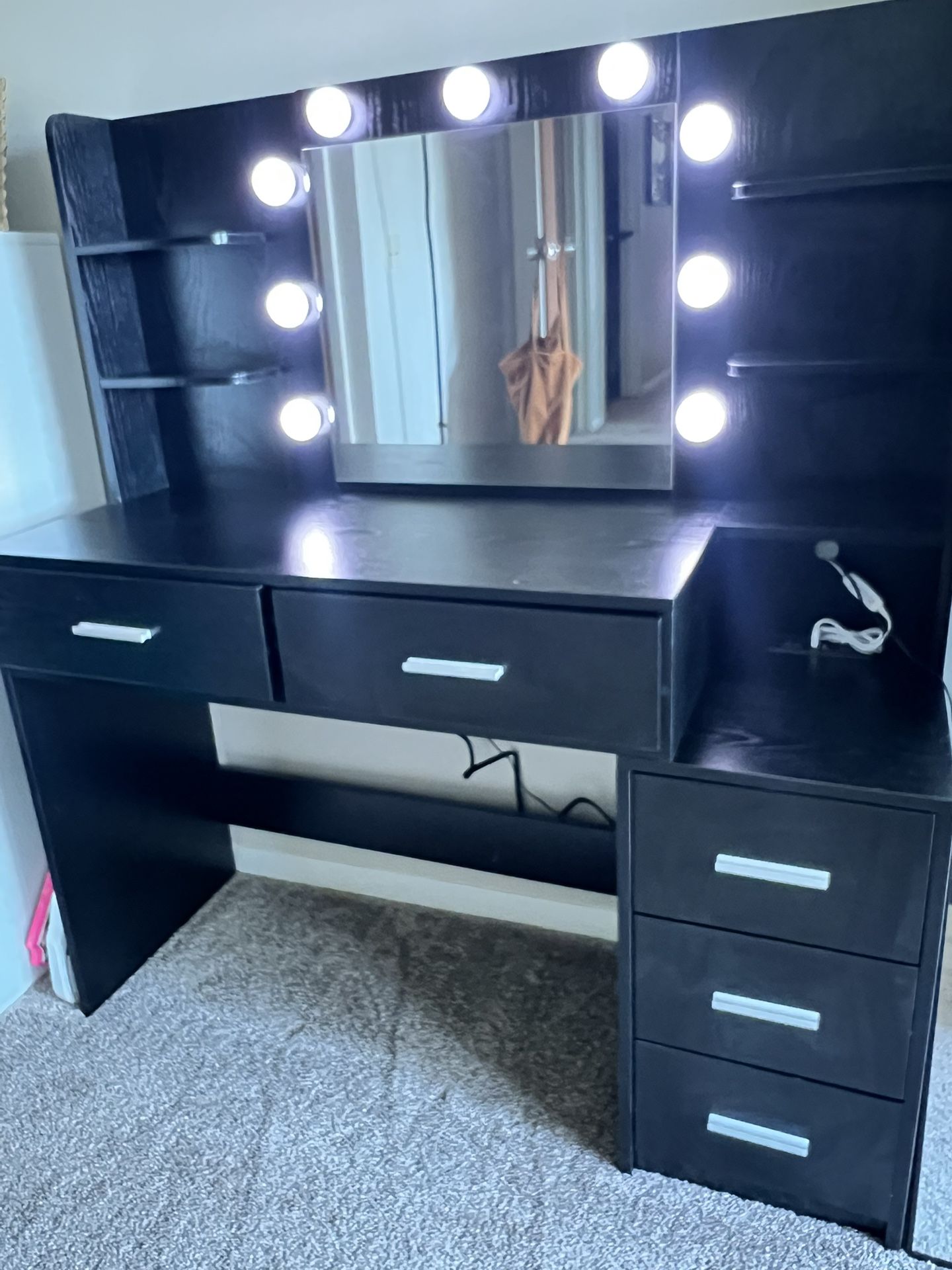 Makeup Vanity W/ Lights