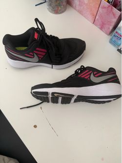 Nike runner shoes size 5y