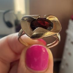 585 rose gold ( 14k gold ) ring , Natural garnet , 2,7 grams , size 7,5- 8 (18) Russian ring
