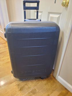 Somesonite suitscase, hard shell 4 wheels