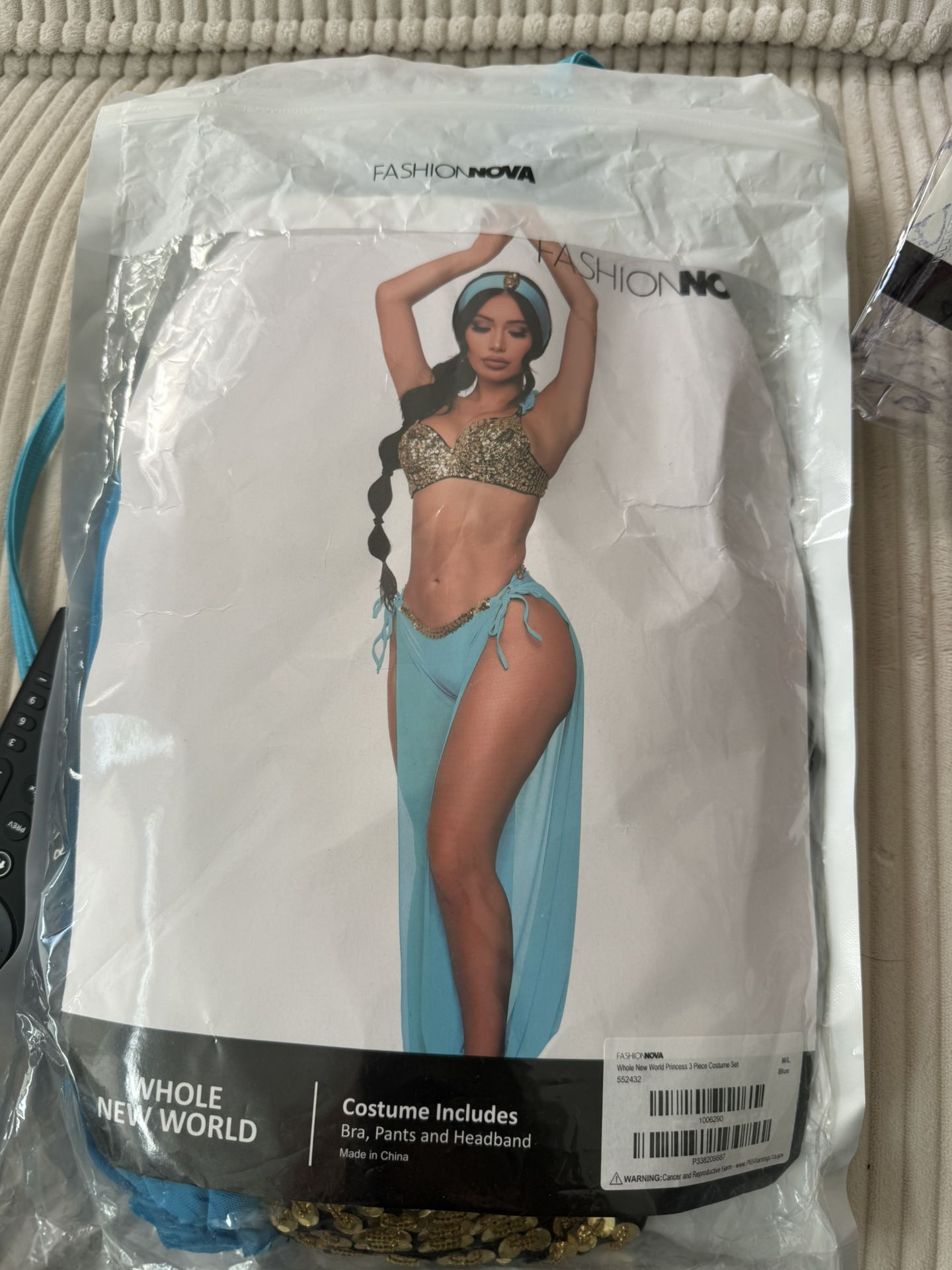 woman jazmine costume 