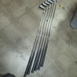 Used Taylormade 320 RH Steel Shaft Iron Set 4-PW Missing 6 Iron