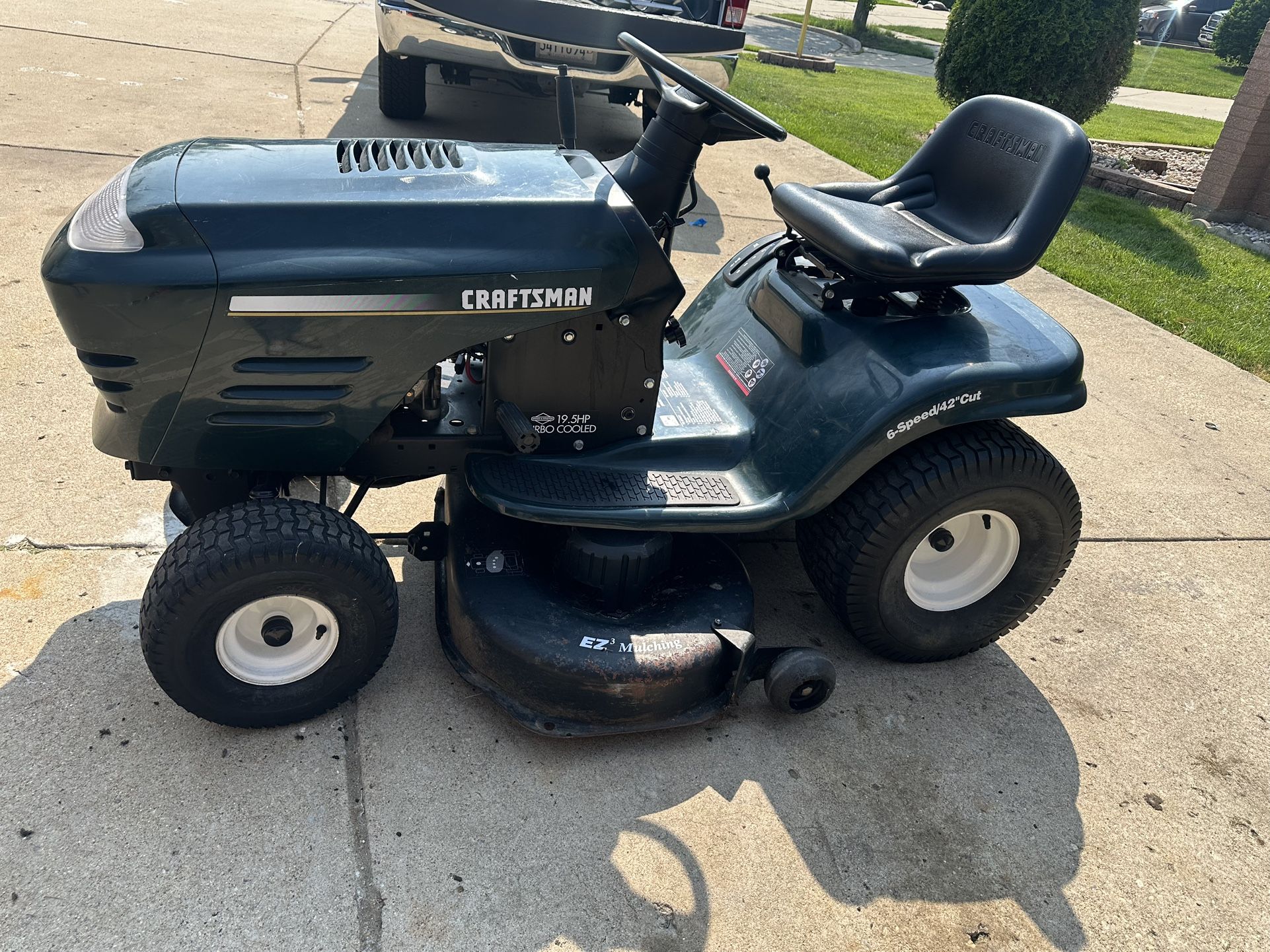 19.5HP RUNS COOLER Longer Engine Life TURBO COOL Smoother Running Engine • More Fuel Eficient Quiet Package Installed • Dual Element Air Cleaner CRAFT