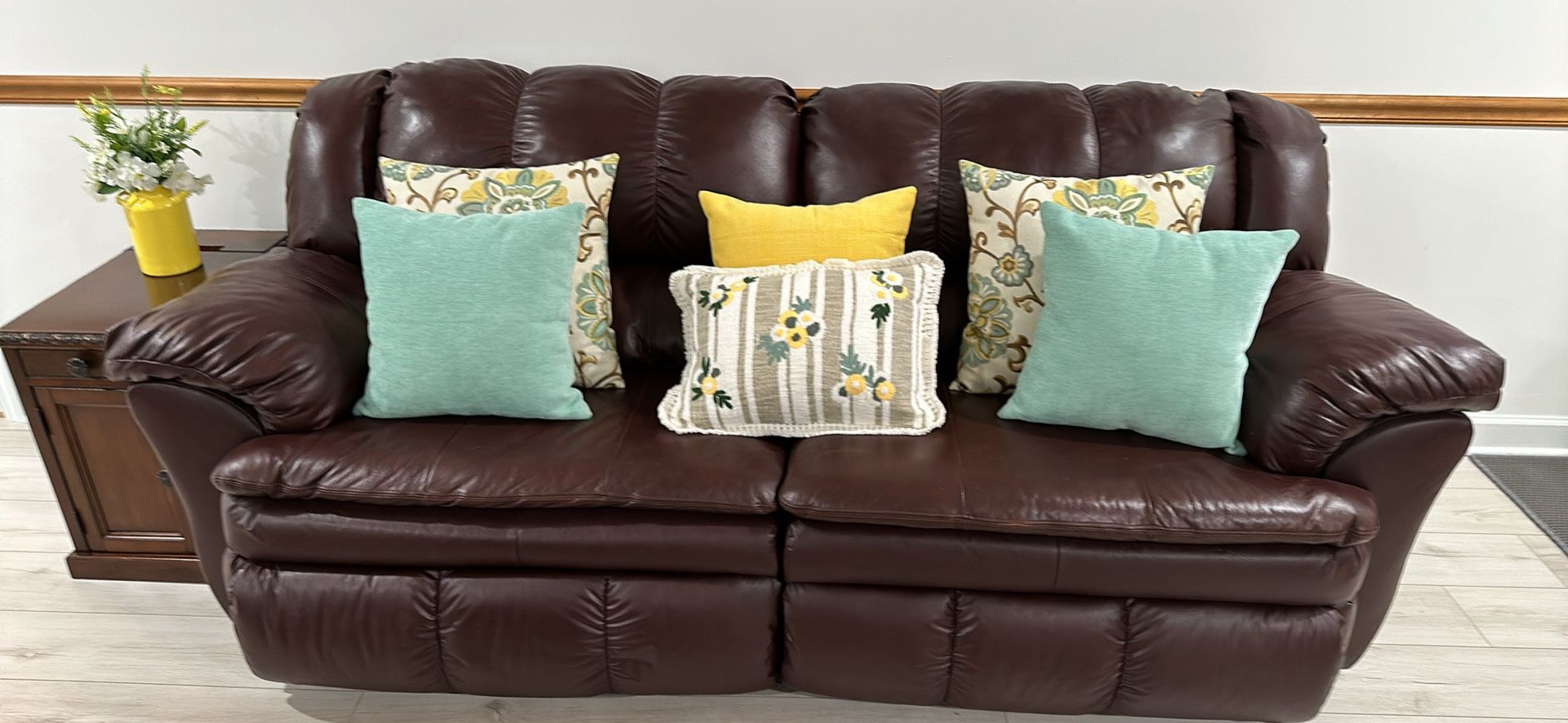 Update: PRICE DROP.!! Brown Leather Reclining Sofa 