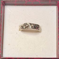 Silver Tone Ring Star Pattern 