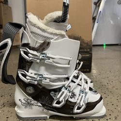 Salomon White Shrew Starlight Women Ski Boots Size 25.5