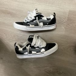 Vans “Knu Skool” Checkerboard “Size 10”