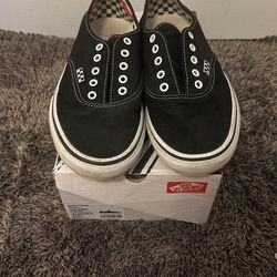 Men’s Vans (has Laces)