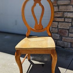 Wooden Chair Great For A Fun Project!!