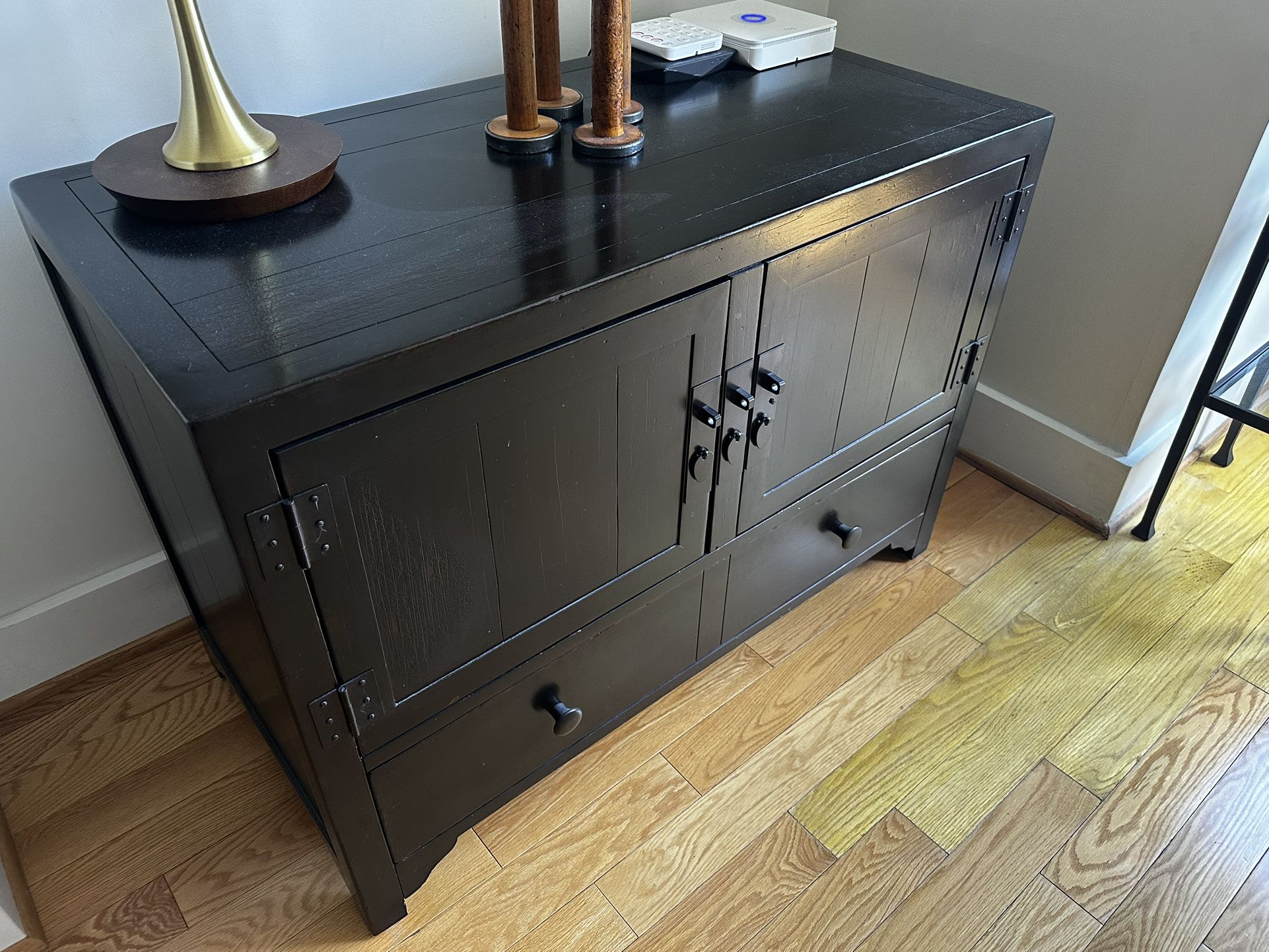 Pottery Barn - TV cabinet (with storage) 