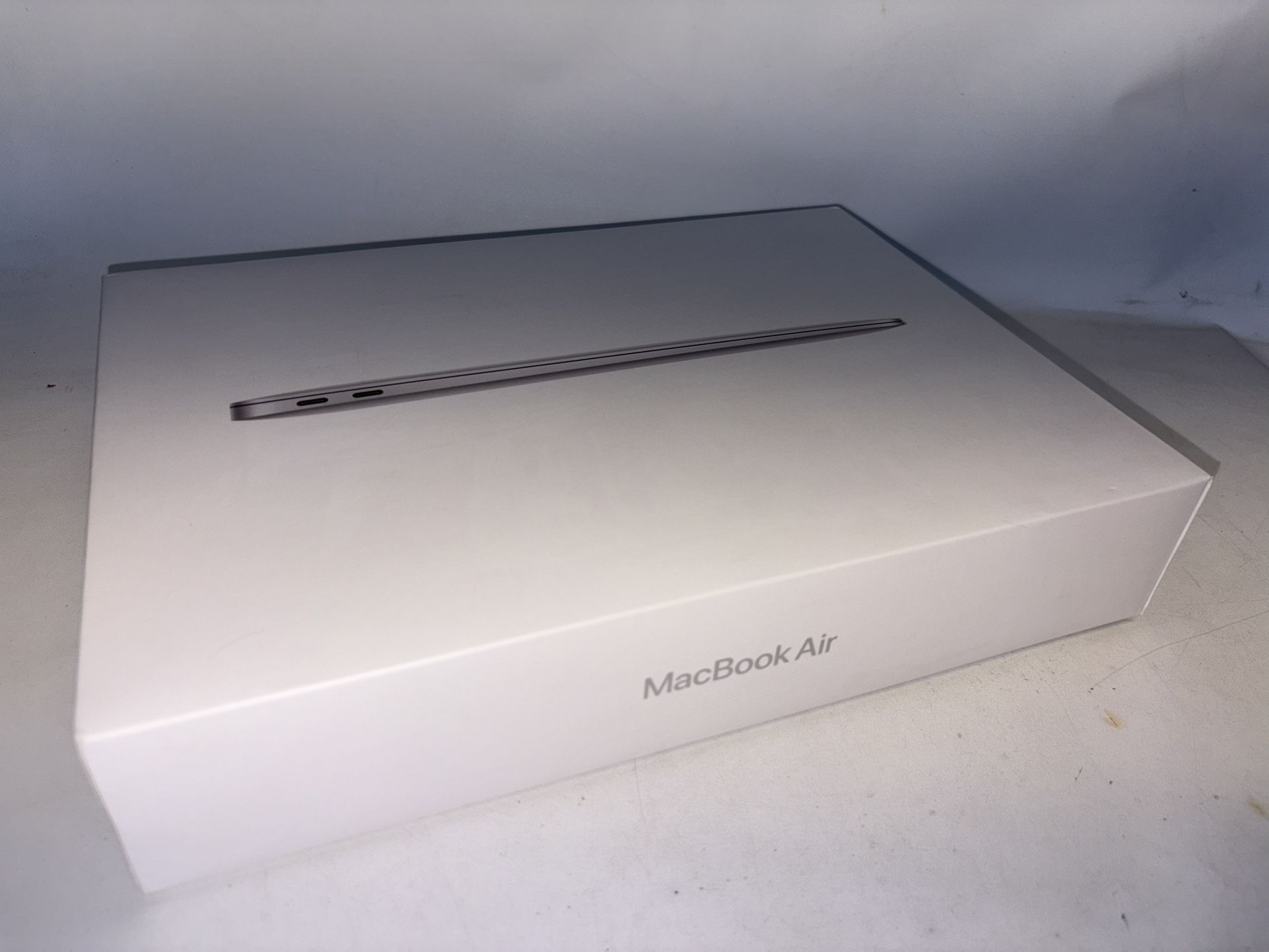 💻 Selling My MacBook Air 13" (Model A2337 – Silver)