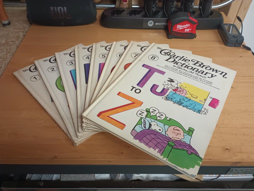 The Charlie Brown Dictionary By Charles Schwartz 1973 8 Volumes