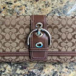Coach Women’s Large Signature Wallet