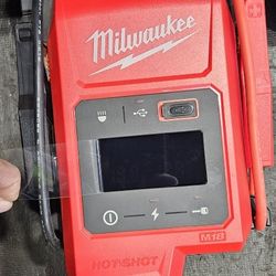 Milwaukee Jump Starter 