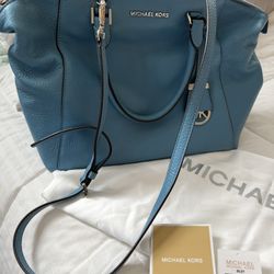 Michael Kors Riley Sky Blue Large Leather Satchel Tons of pockets Pristine Retail $368 Like New