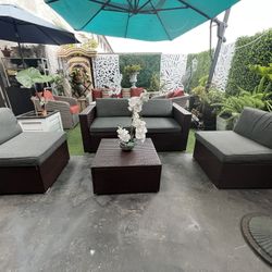 🌴🌴 Beautiful rattan patio set in perfect condition with 5 pieces🌴🌴
