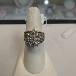 10k Gold Rings 7.4 Grams Size 7/12 If You Are Interested Please Ask For Maribel Thank You 
